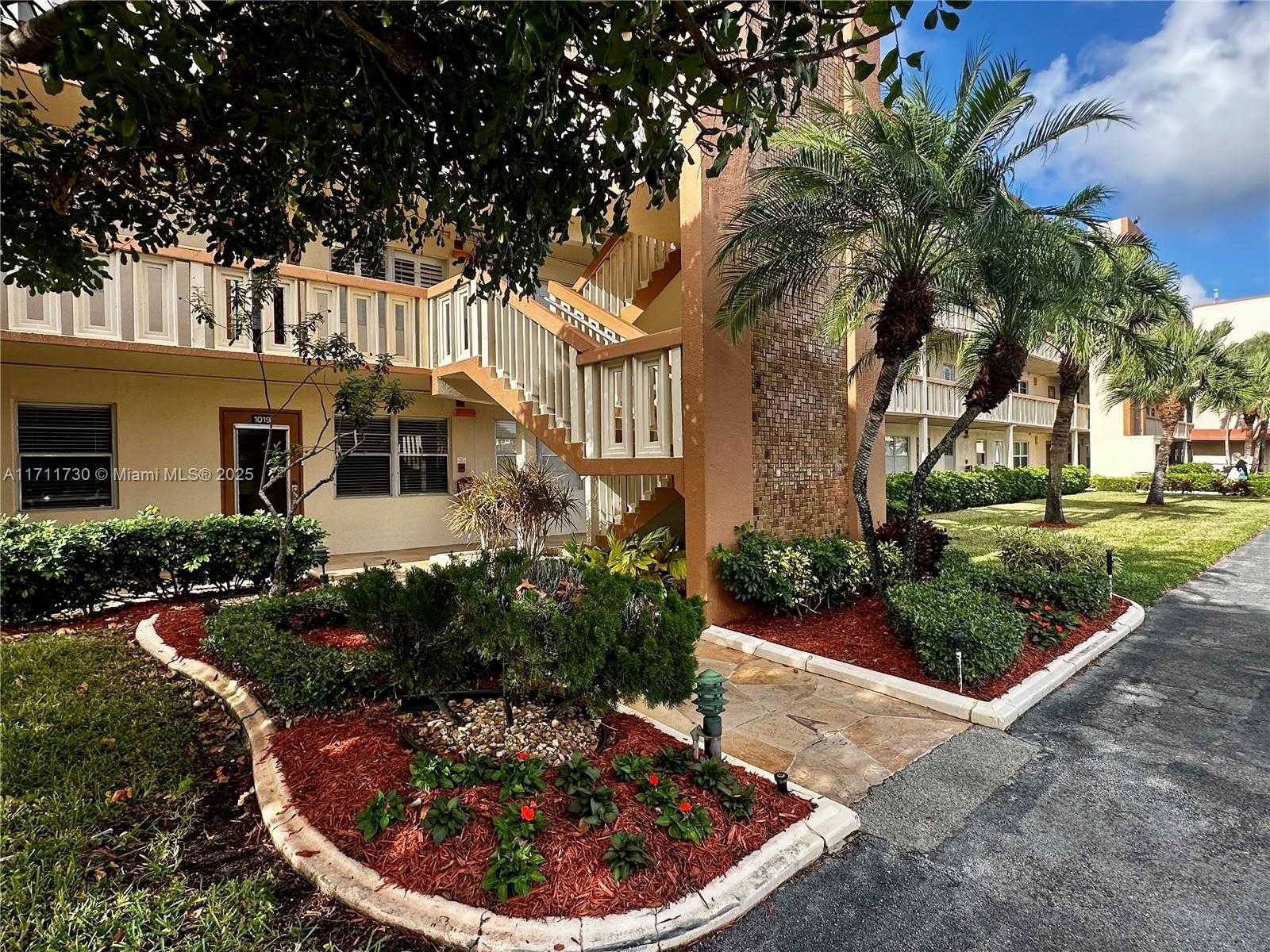 Small Image of 1016 NEWCASTLE A #1016, Boca Raton Number 24