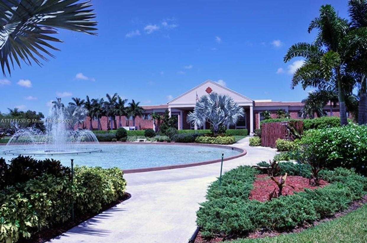 Small Image of 1016 NEWCASTLE A #1016, Boca Raton Number 26