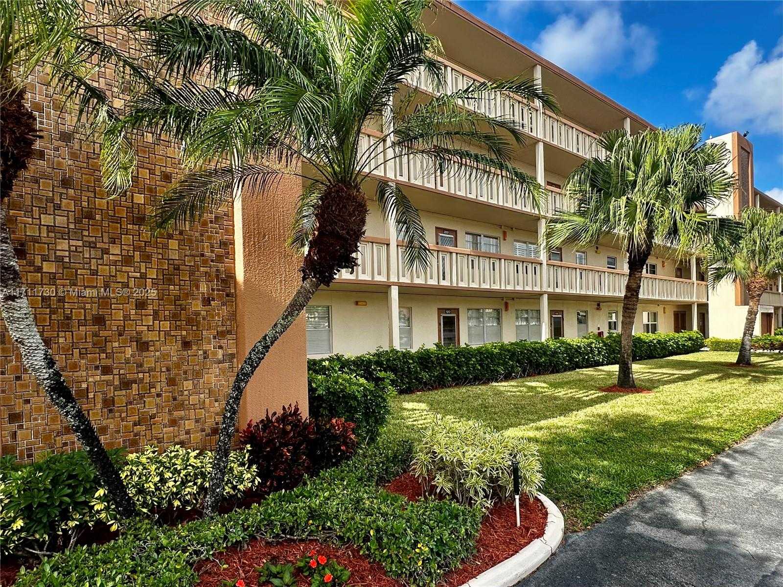 Small Image of 1016 NEWCASTLE A #1016, Boca Raton Number 34