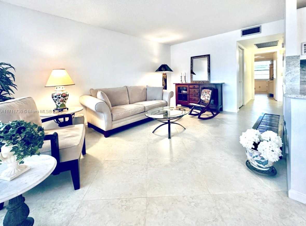 Small Image of 1016 NEWCASTLE A #1016, Boca Raton Number 7