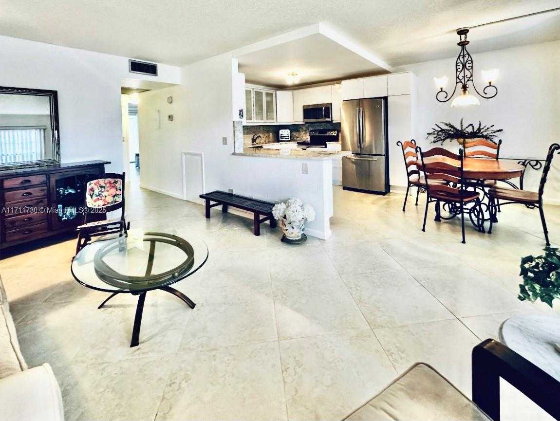 Small Image of 1016 NEWCASTLE A #1016, Boca Raton Number 8