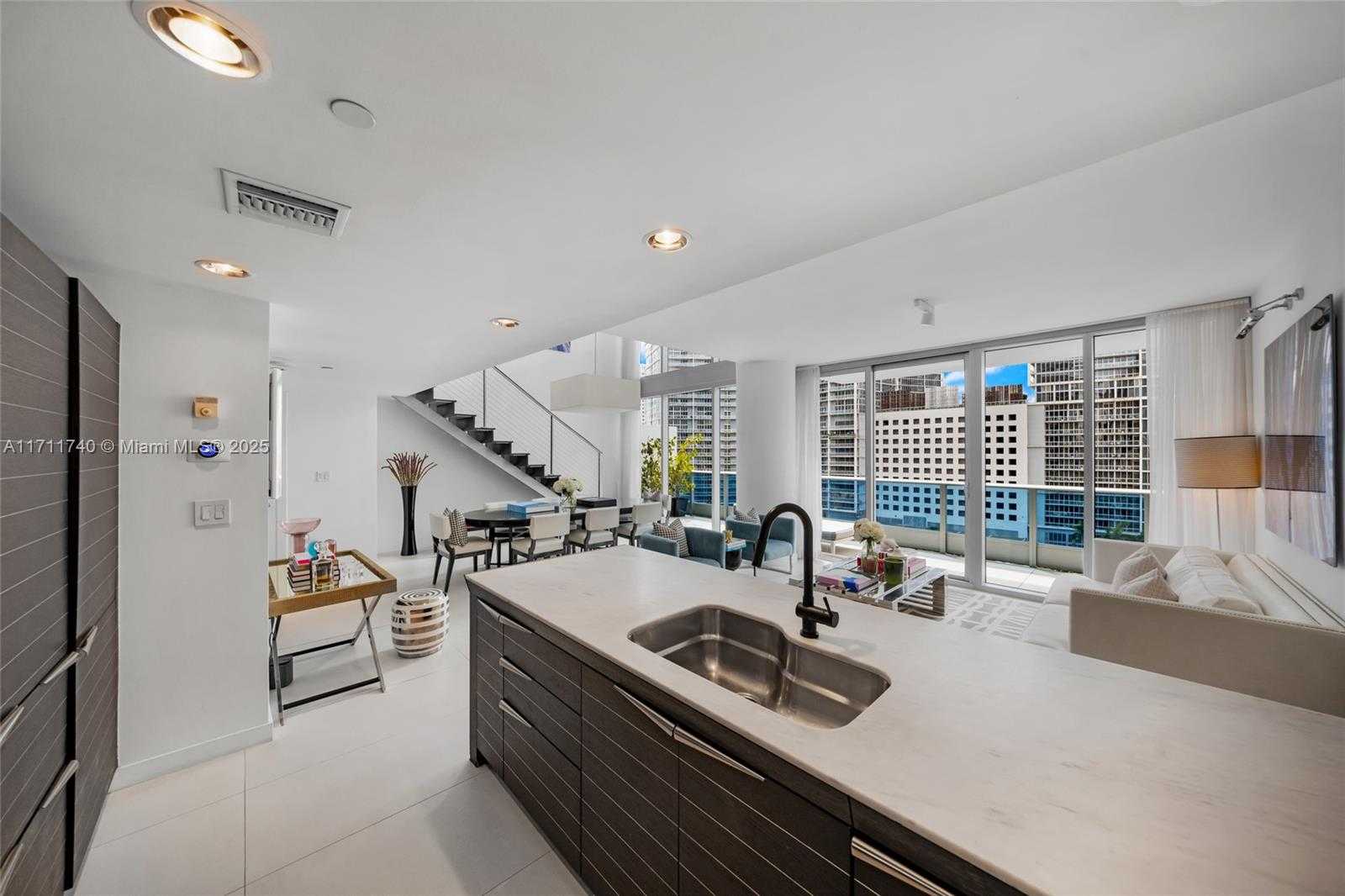Small Image of 200 BISCAYNE BOULEVARD WAY #904, Miami Number 13