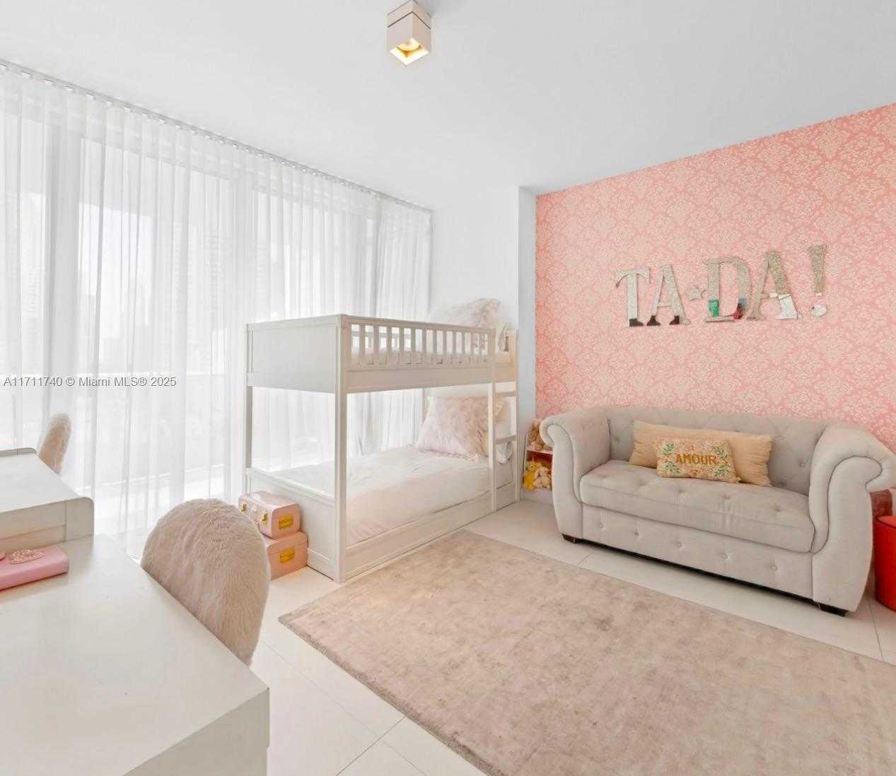 Small Image of 200 BISCAYNE BOULEVARD WAY #904, Miami Number 17