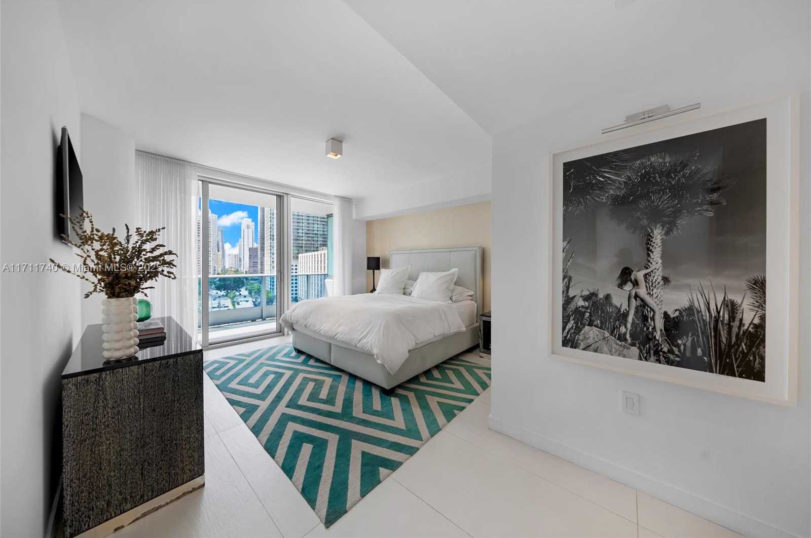 Small Image of 200 BISCAYNE BOULEVARD WAY #904, Miami Number 18