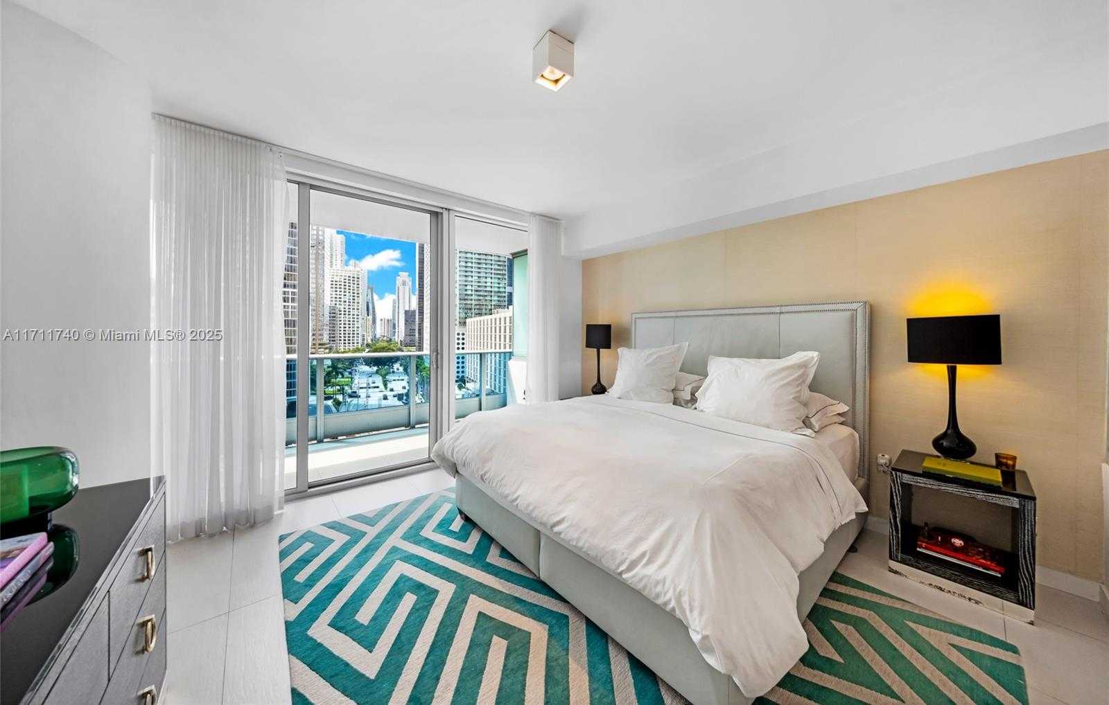 Small Image of 200 BISCAYNE BOULEVARD WAY #904, Miami Number 19