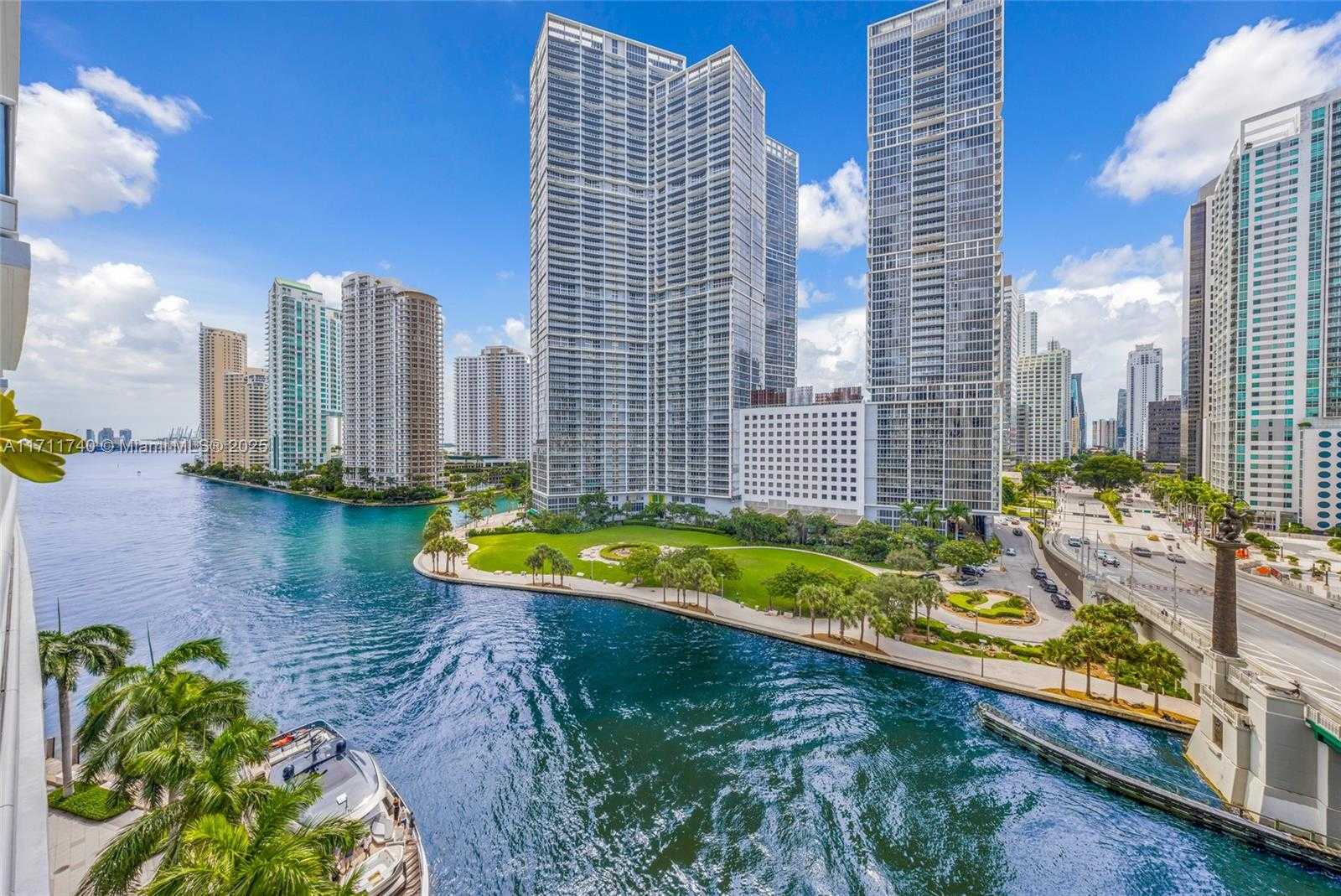 Small Image of 200 BISCAYNE BOULEVARD WAY #904, Miami Number 36