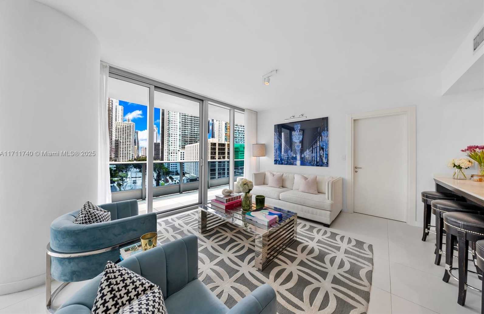 Small Image of 200 BISCAYNE BOULEVARD WAY #904, Miami Number 6