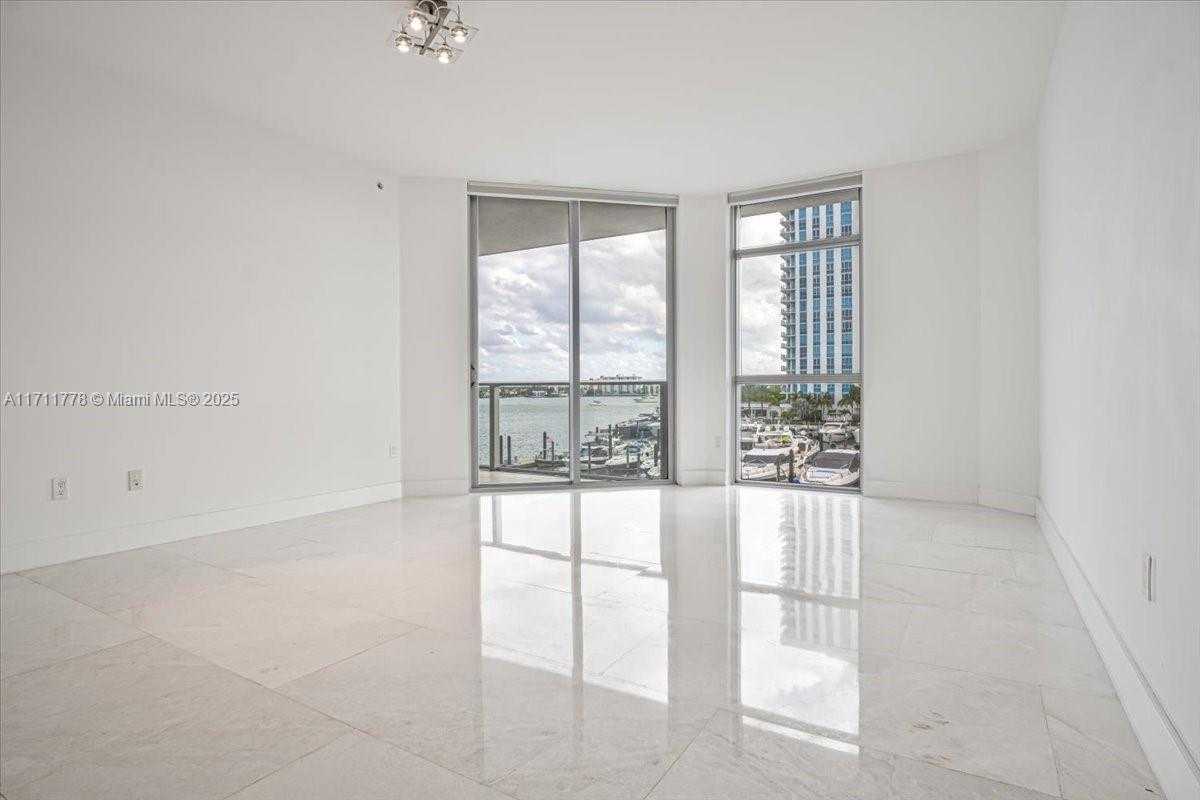 Small Image of 17301 BISCAYNE BLVD #305, North Miami Beach Number 16