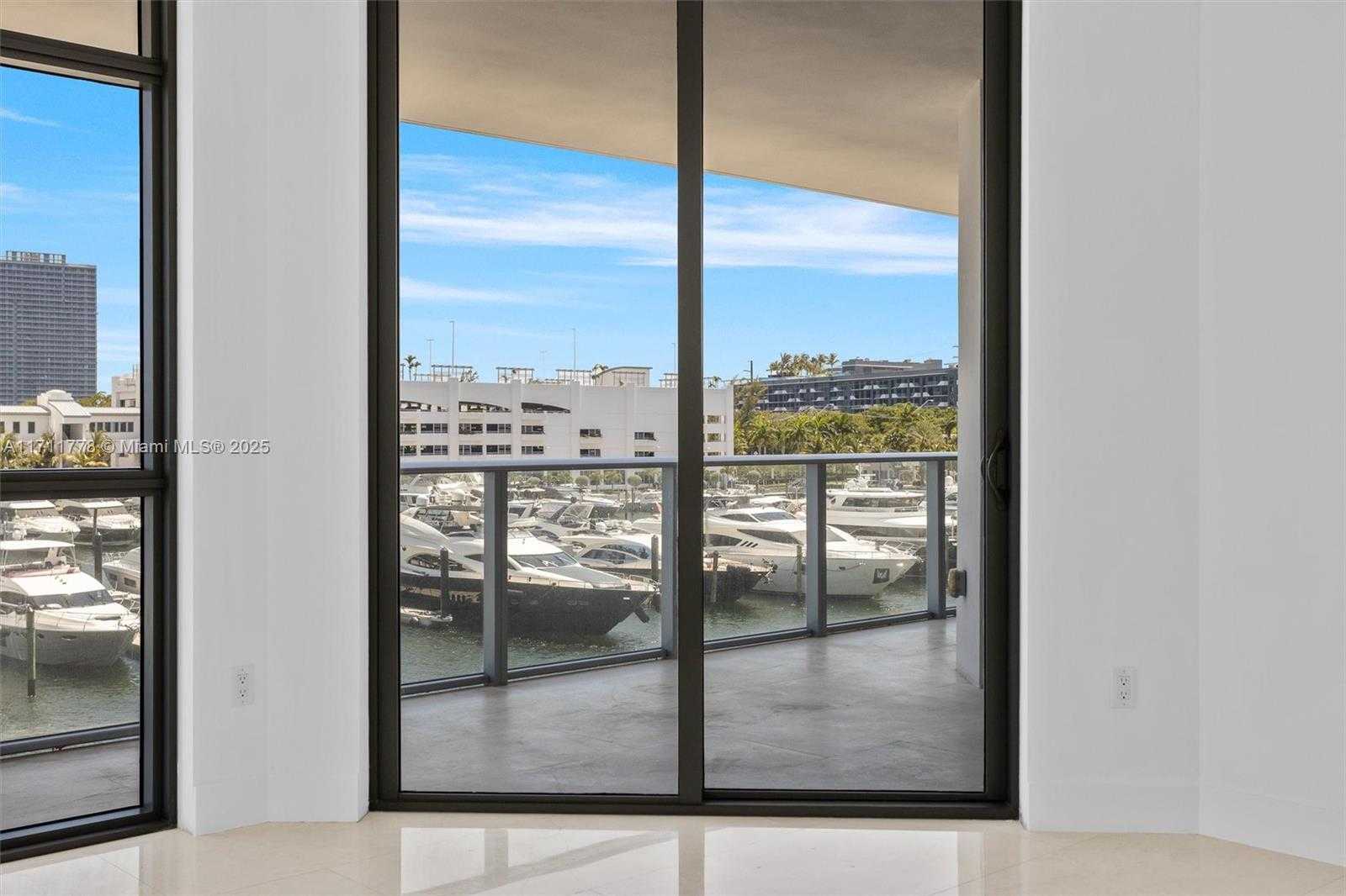 Small Image of 17301 BISCAYNE BLVD #305, North Miami Beach Number 31