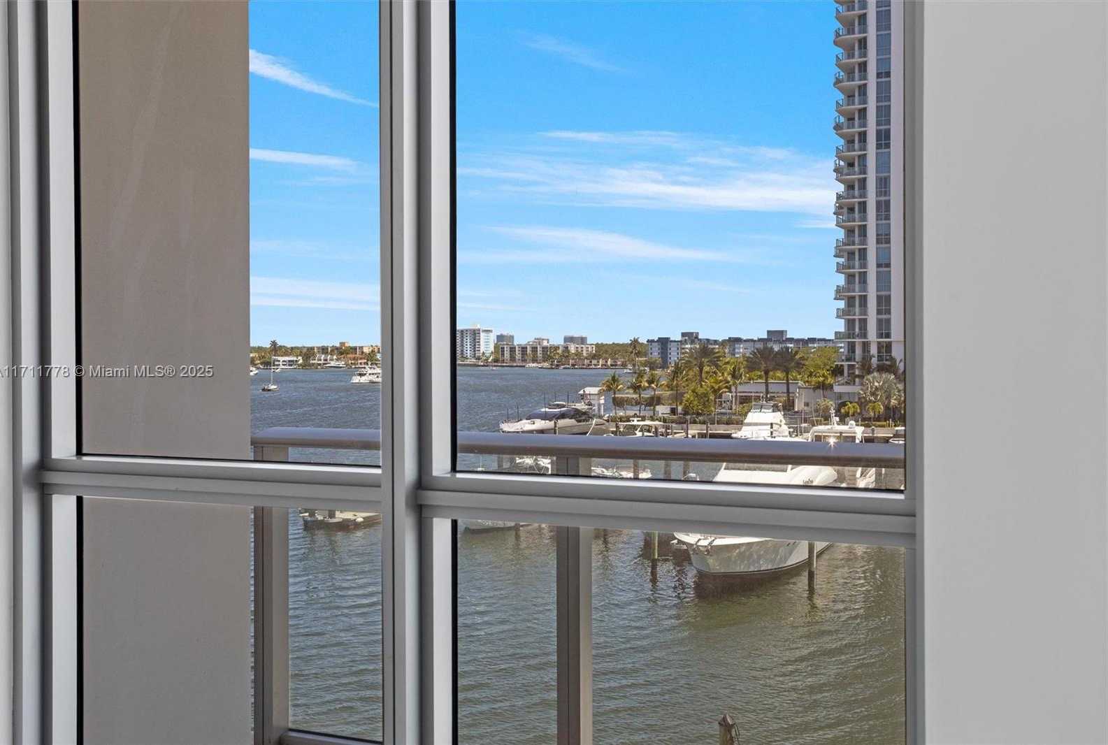 Small Image of 17301 BISCAYNE BLVD #305, North Miami Beach Number 32