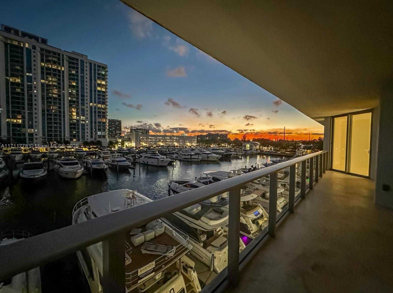 Small Image of 17301 BISCAYNE BLVD #305, North Miami Beach Number 38