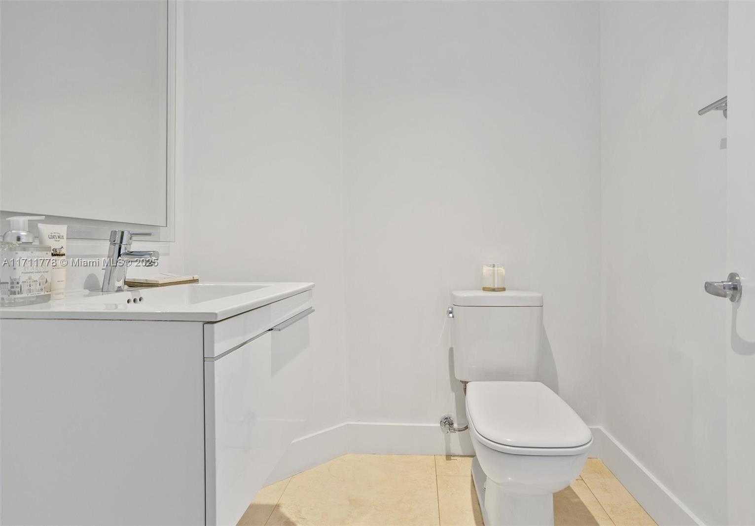 Small Image of 17301 BISCAYNE BLVD #305, North Miami Beach Number 4