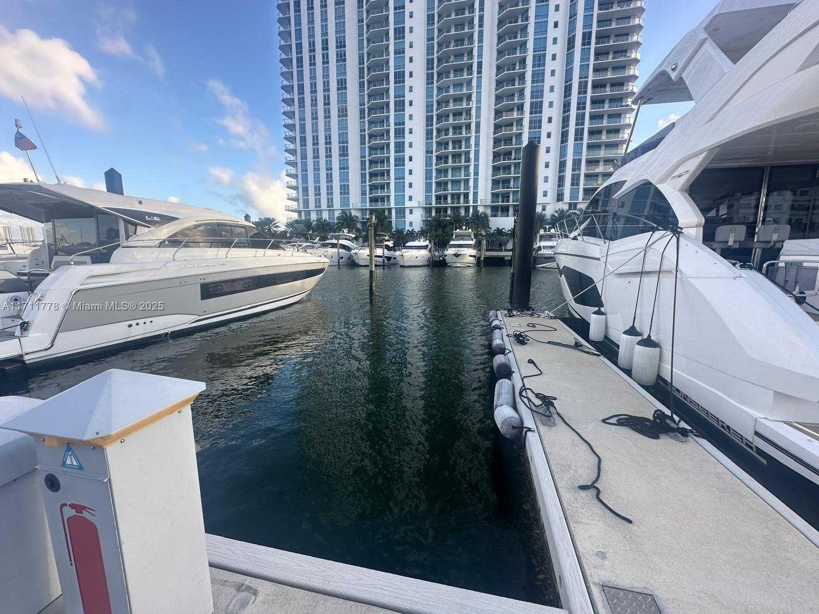 Small Image of 17301 BISCAYNE BLVD #305, North Miami Beach Number 42