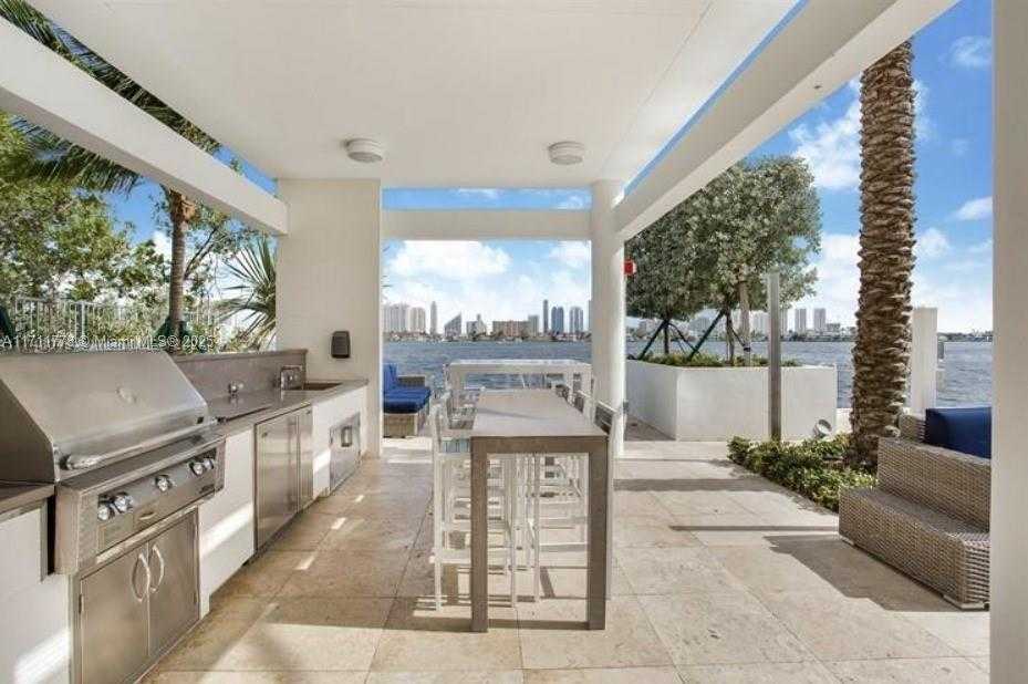 Small Image of 17301 BISCAYNE BLVD #305, North Miami Beach Number 45