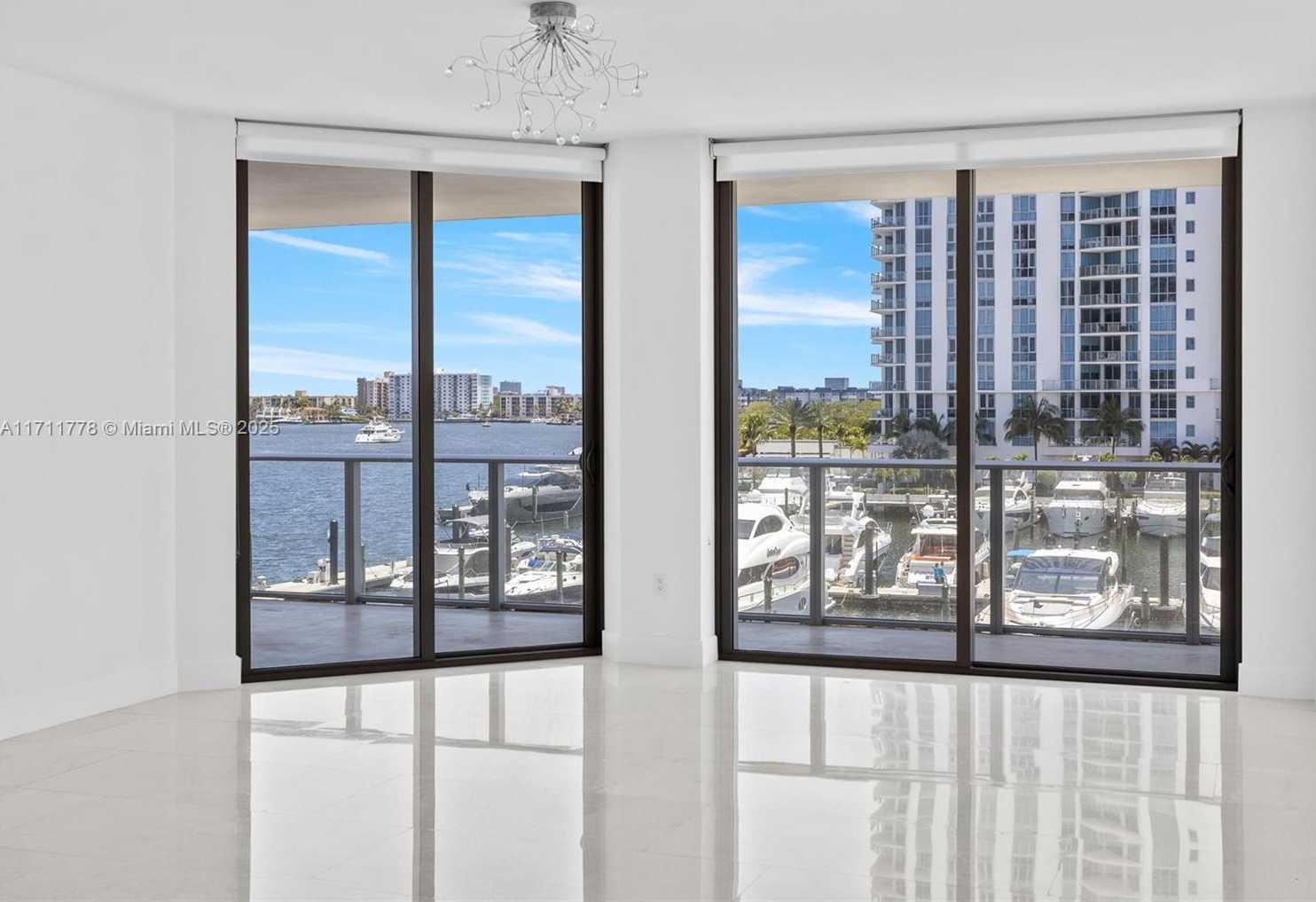 Small Image of 17301 BISCAYNE BLVD #305, North Miami Beach Number 5