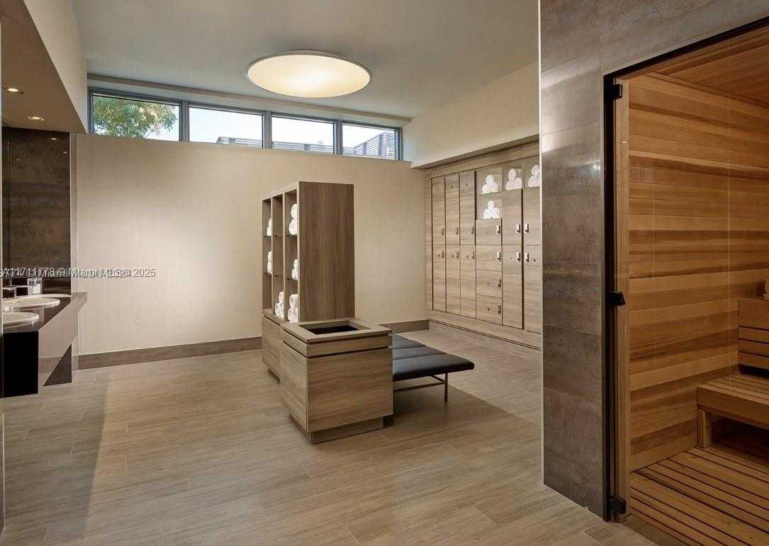 Small Image of 17301 BISCAYNE BLVD #305, North Miami Beach Number 50