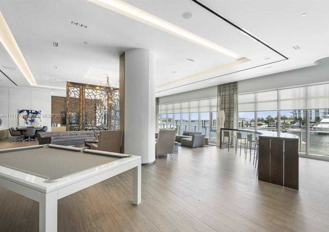 Small Image of 17301 BISCAYNE BLVD #305, North Miami Beach Number 52