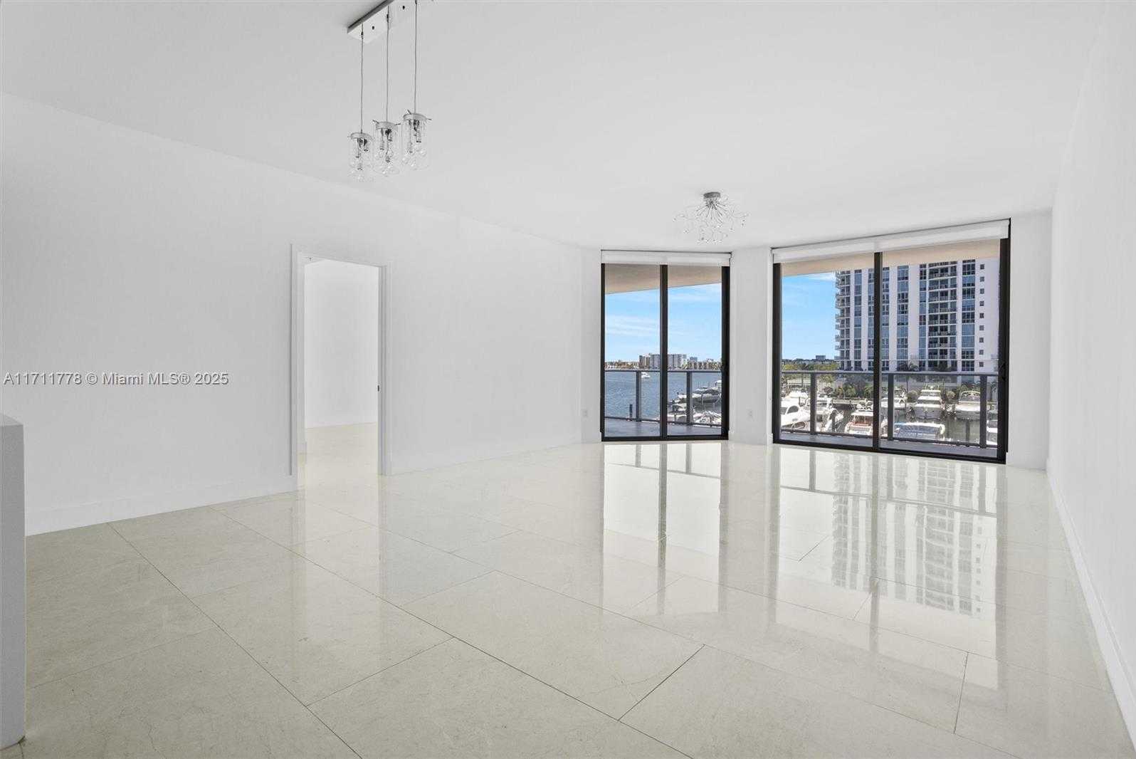 Small Image of 17301 BISCAYNE BLVD #305, North Miami Beach Number 6