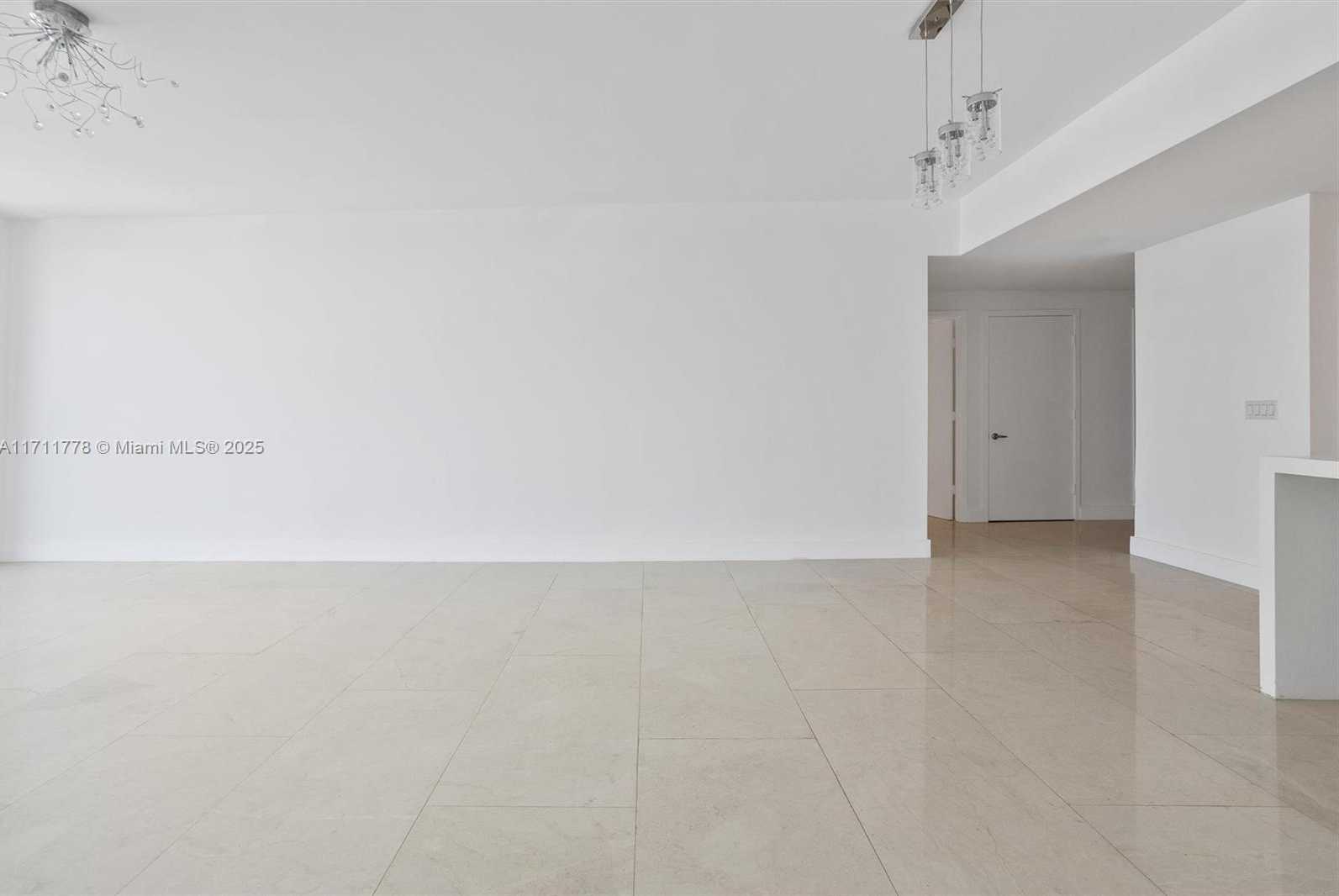 Small Image of 17301 BISCAYNE BLVD #305, North Miami Beach Number 7