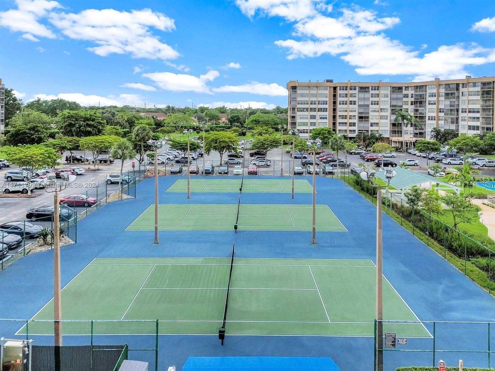 Small Image of 1000 SAINT CHARLES PL #406, Pembroke Pines Number 10