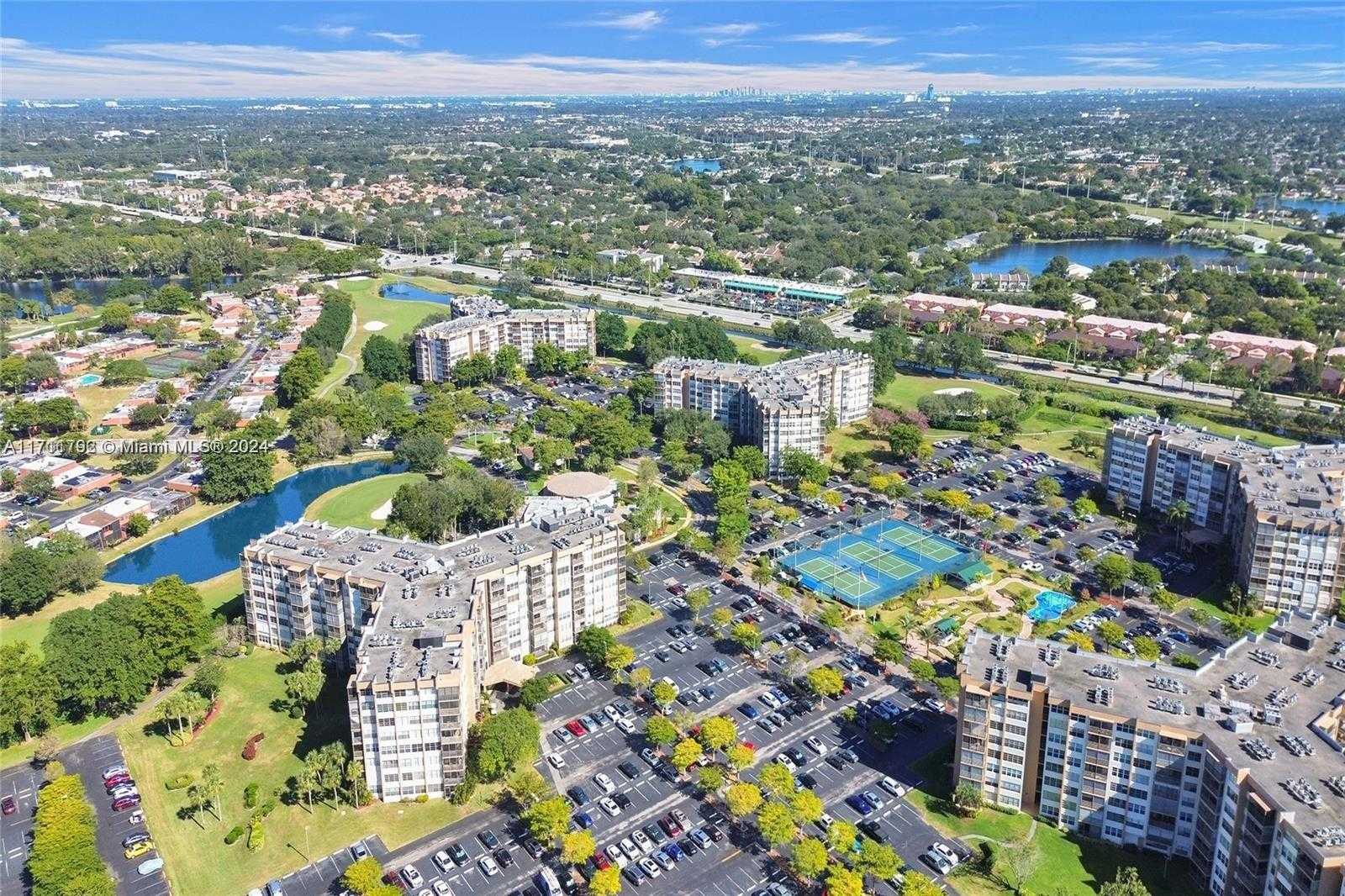 Small Image of 1000 SAINT CHARLES PL #406, Pembroke Pines Number 6