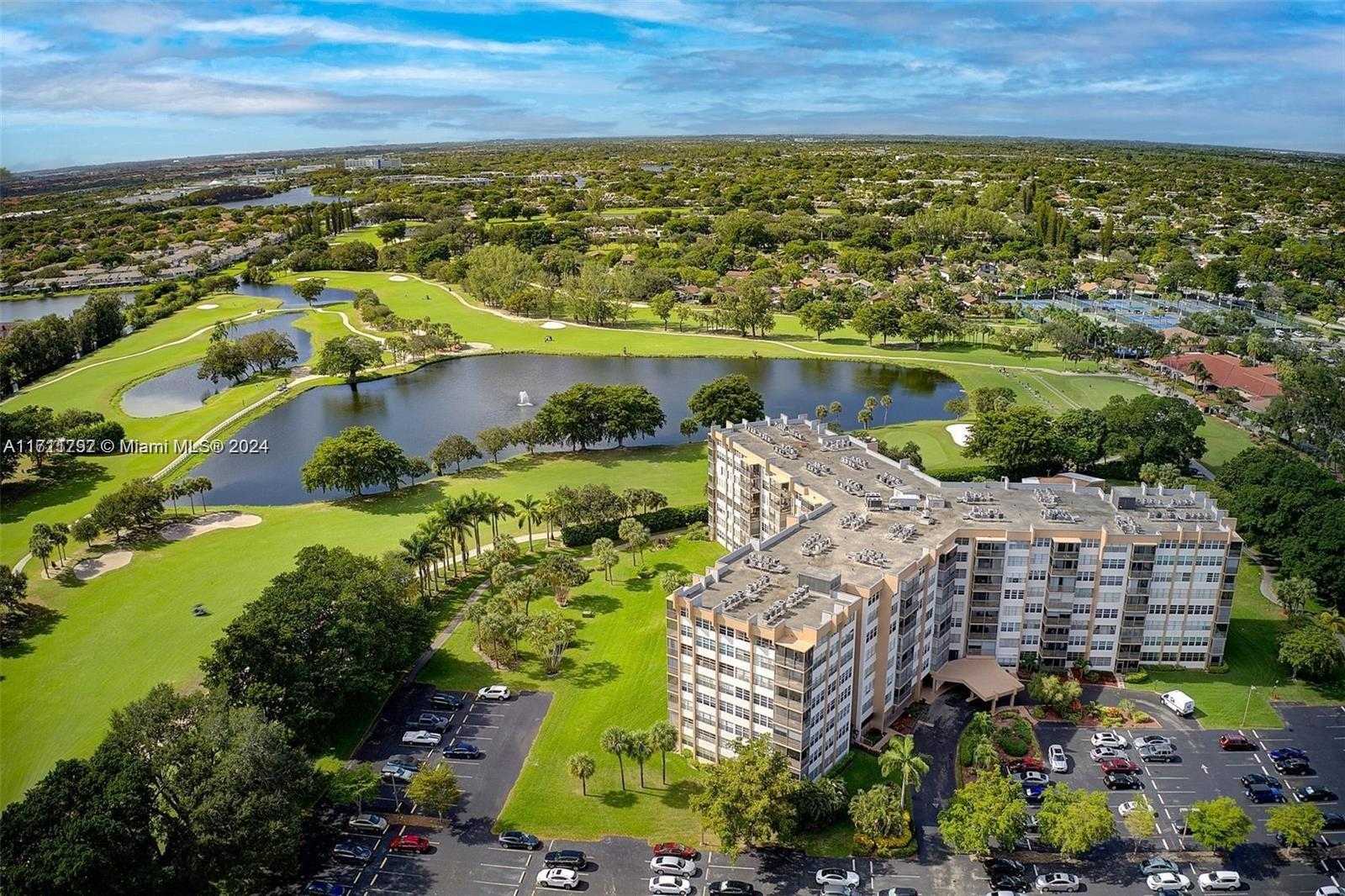 Small Image of 1000 SAINT CHARLES PL #406, Pembroke Pines Number 8
