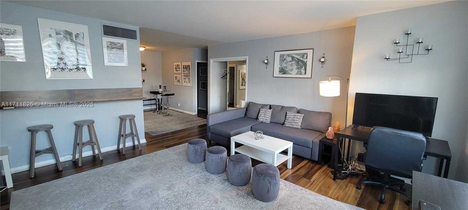 Small Image of 1000 WEST AVE #204, Miami Beach Number 3