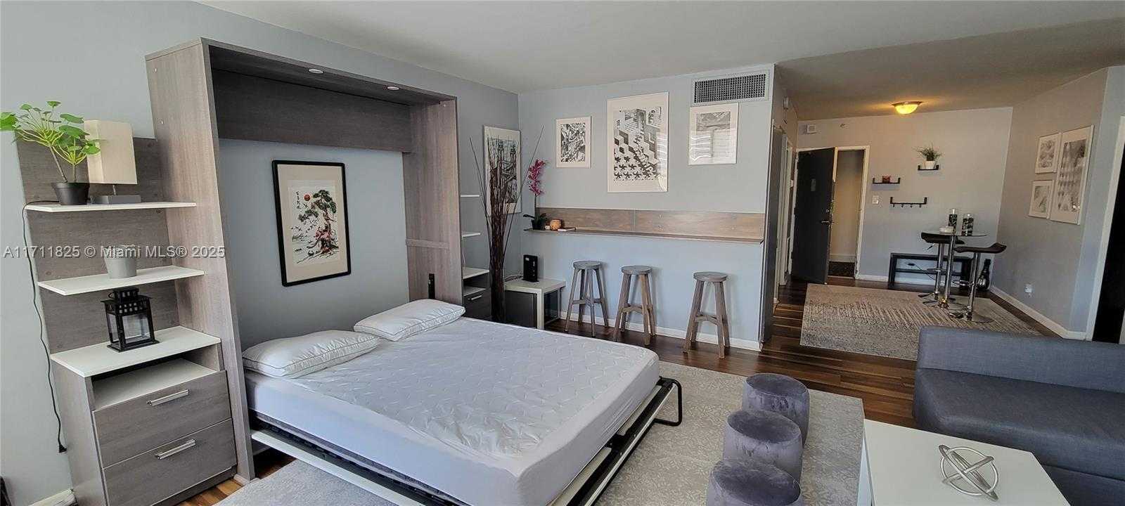 Small Image of 1000 WEST AVE #204, Miami Beach Number 7