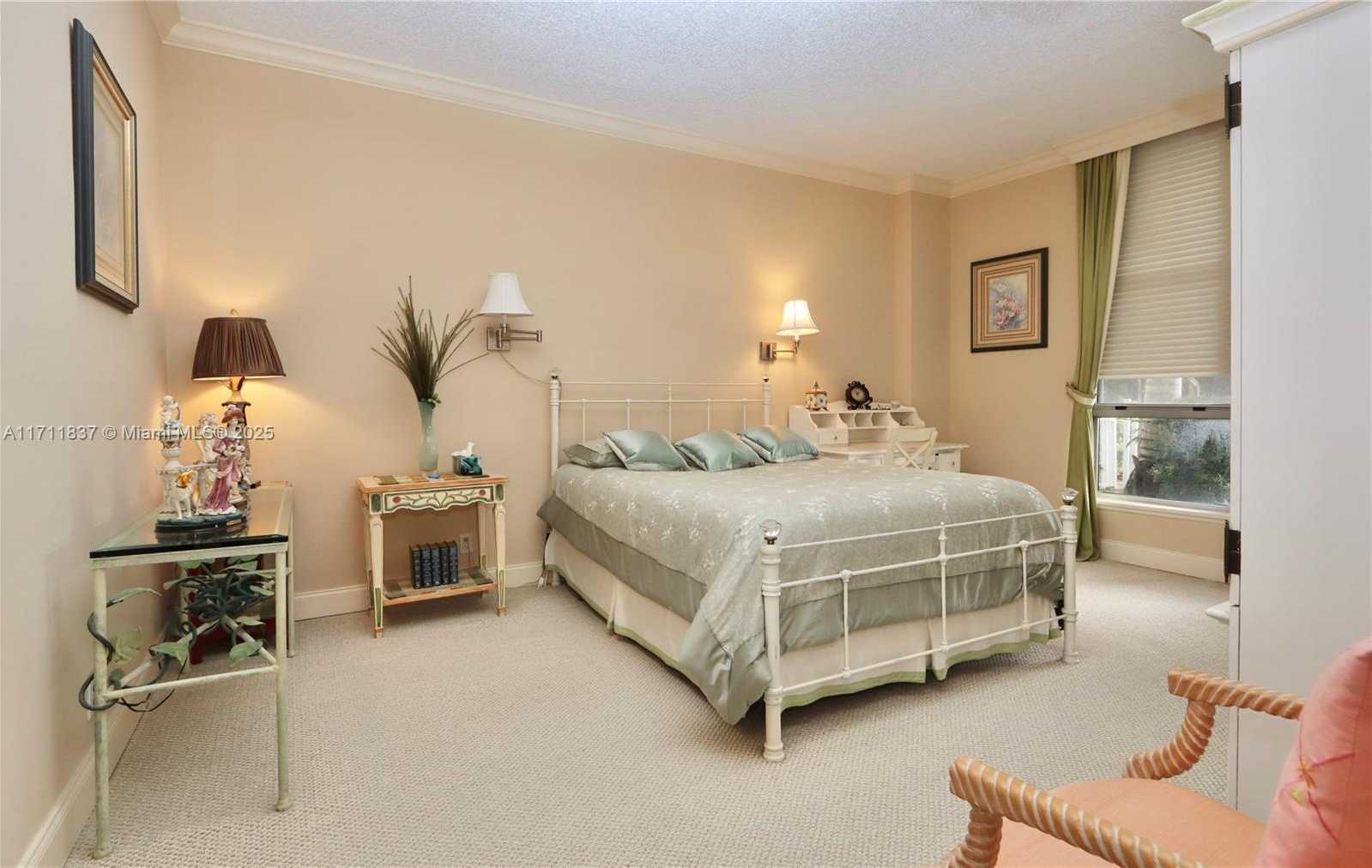 Small Image of 3600 MYSTIC POINTE DR #115, Aventura Number 18