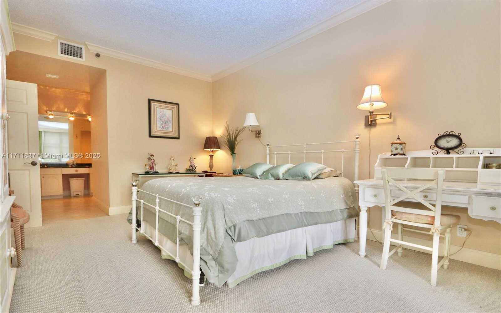 Small Image of 3600 MYSTIC POINTE DR #115, Aventura Number 19