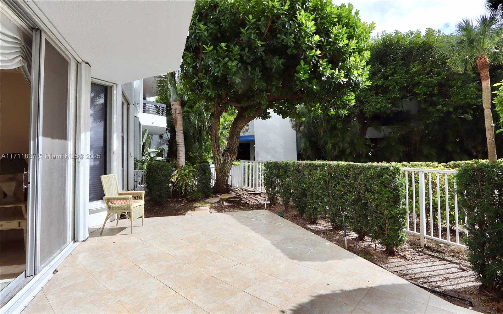 Small Image of 3600 MYSTIC POINTE DR #115, Aventura Number 2