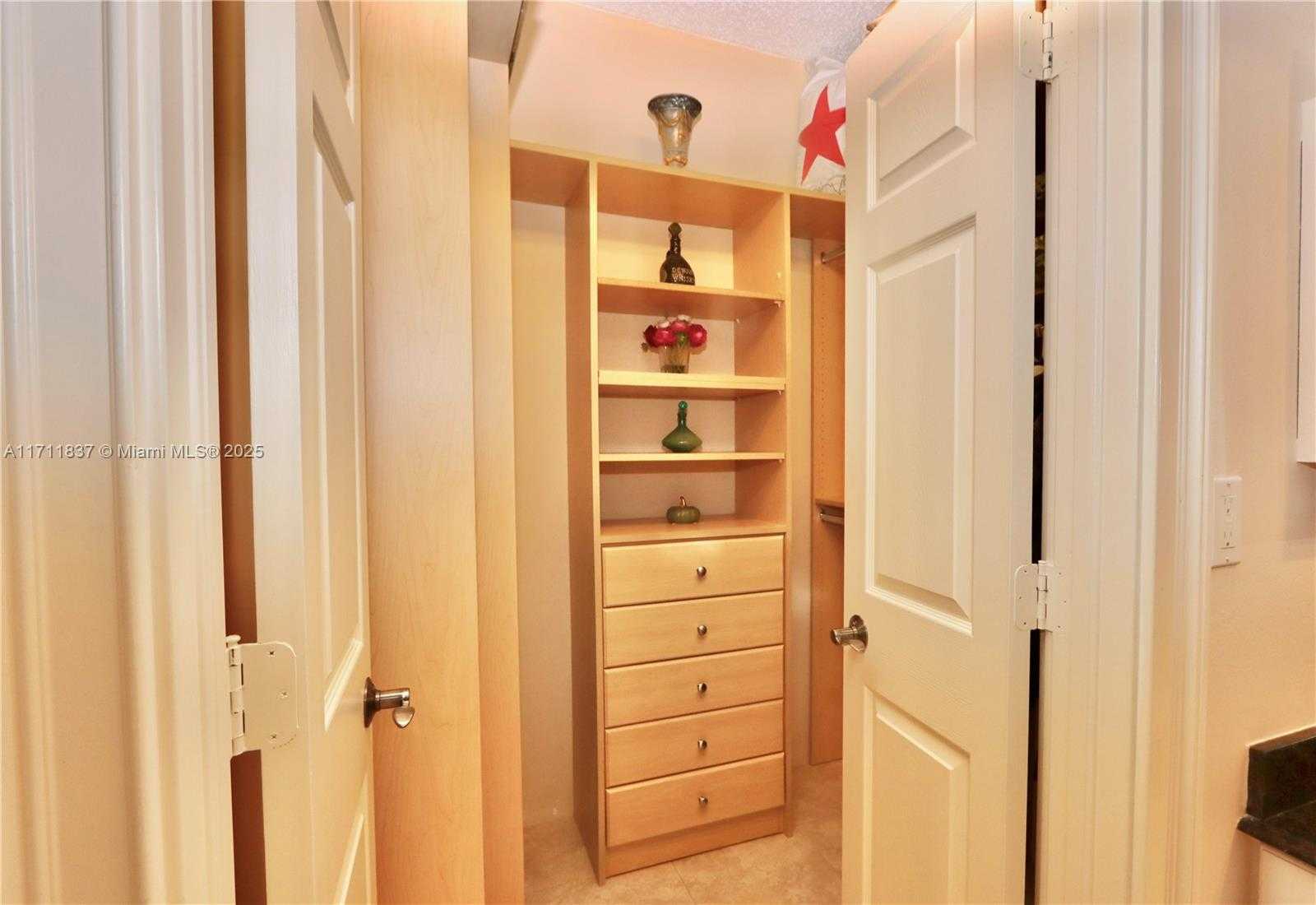 Small Image of 3600 MYSTIC POINTE DR #115, Aventura Number 21