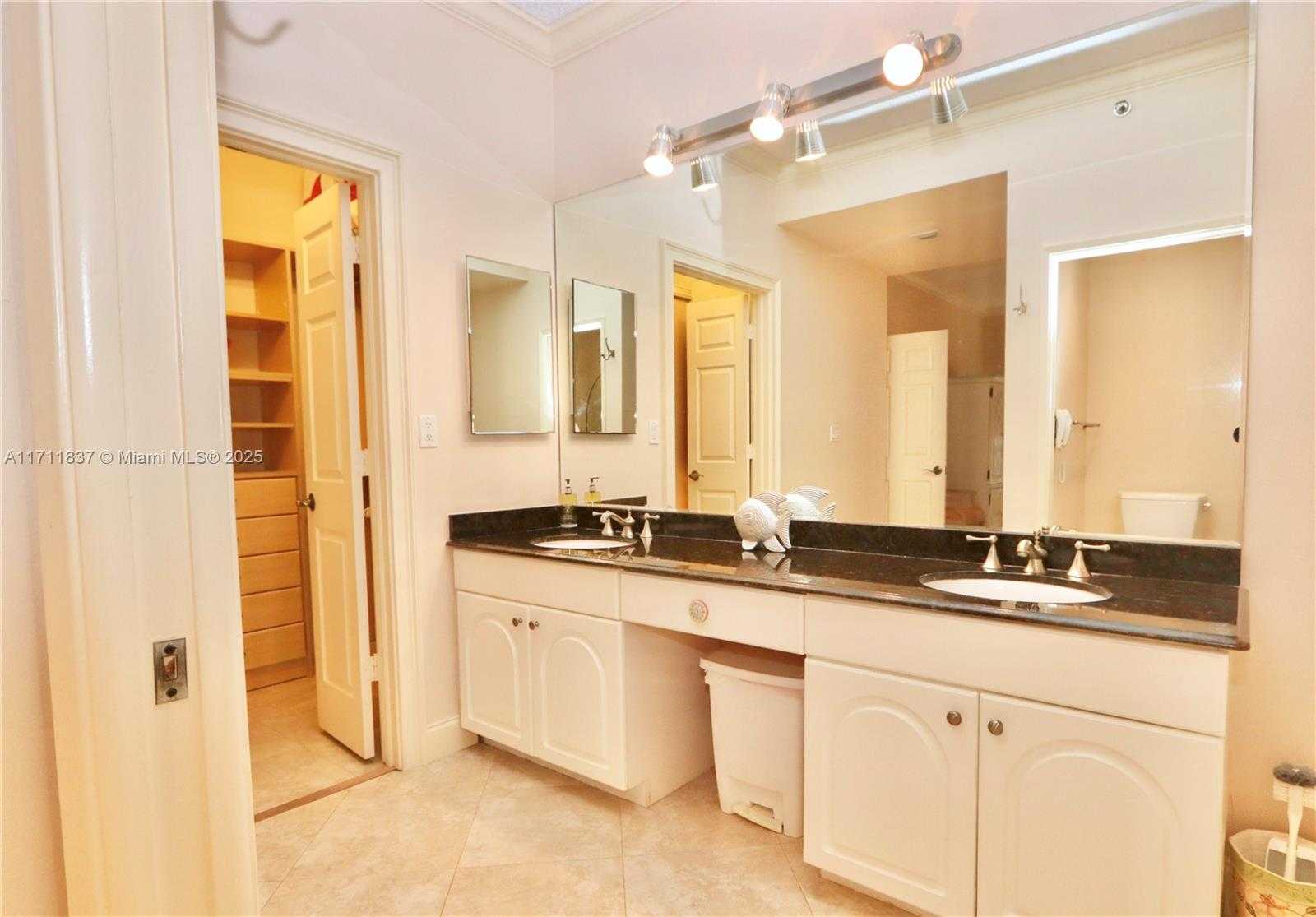 Small Image of 3600 MYSTIC POINTE DR #115, Aventura Number 23