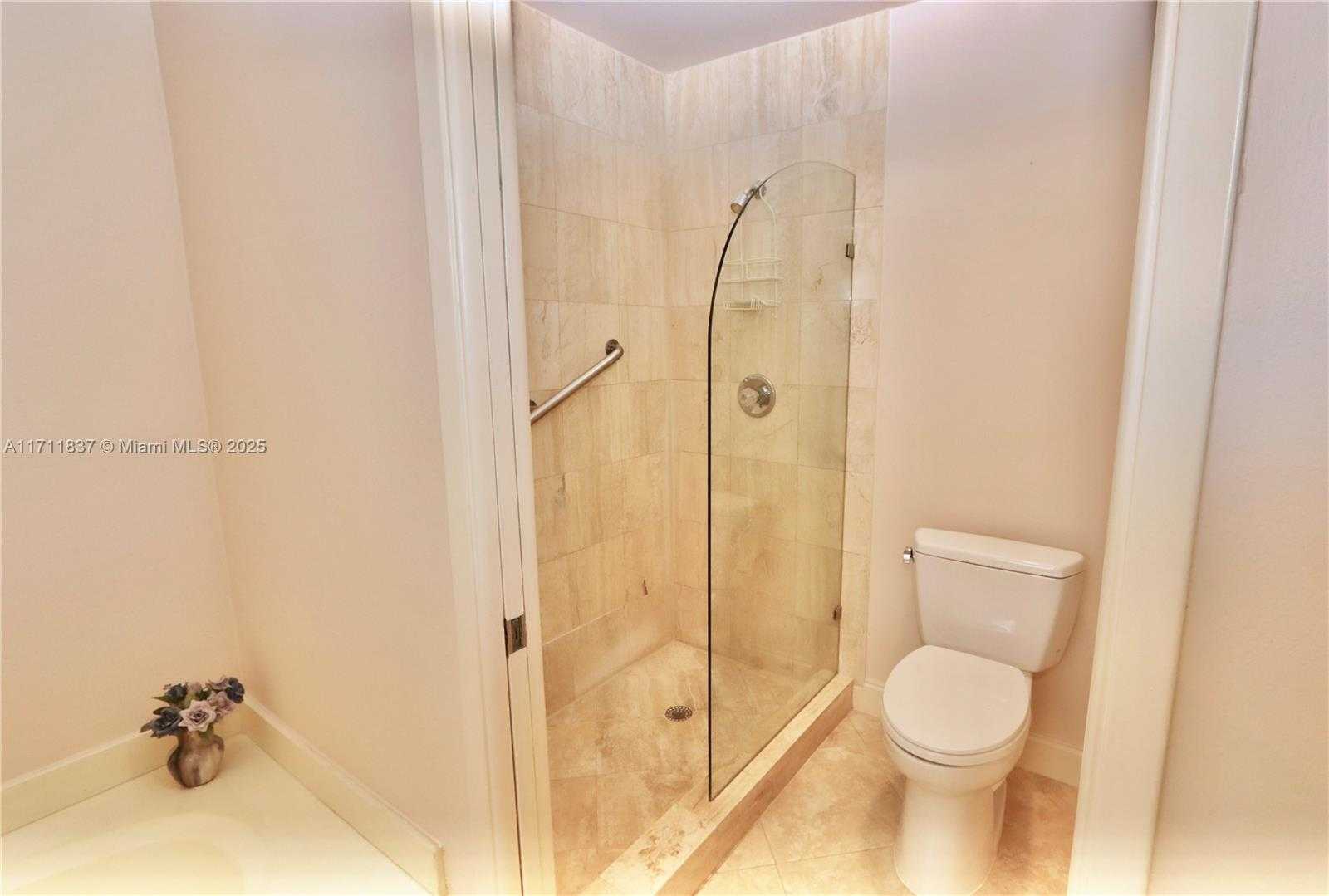 Small Image of 3600 MYSTIC POINTE DR #115, Aventura Number 31