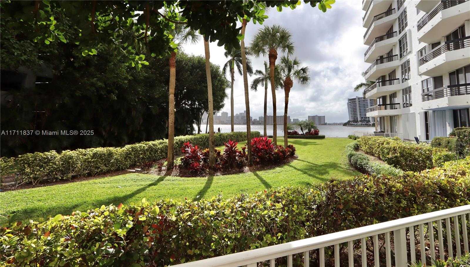 Small Image of 3600 MYSTIC POINTE DR #115, Aventura Number 34
