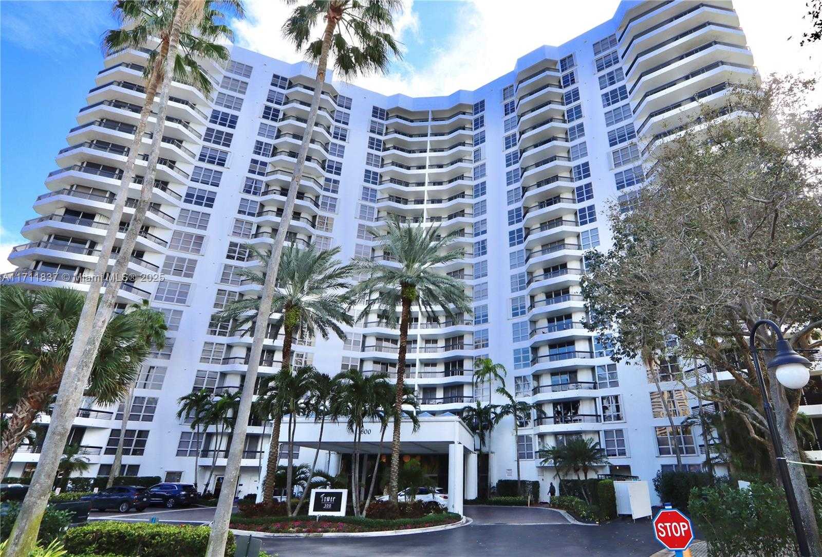 Small Image of 3600 MYSTIC POINTE DR #115, Aventura Number 44