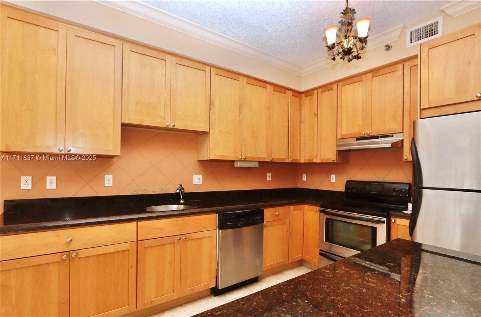 Small Image of 3600 MYSTIC POINTE DR #115, Aventura Number 5