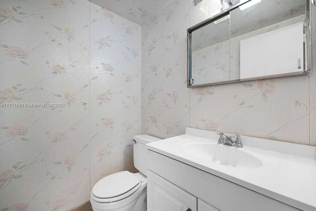 Small Image of 322 BUCHANAN ST #1008, Hollywood Number 12
