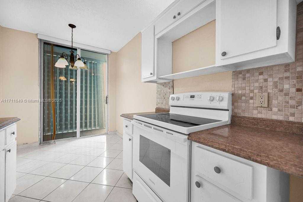 Small Image of 322 BUCHANAN ST #1008, Hollywood Number 15