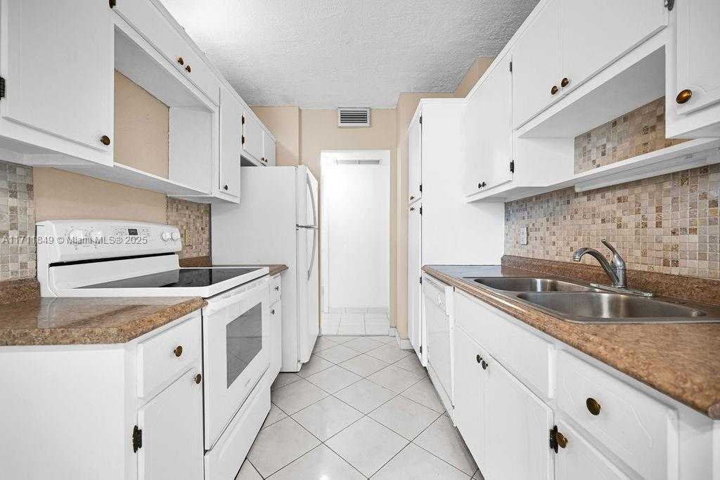 Small Image of 322 BUCHANAN ST #1008, Hollywood Number 17