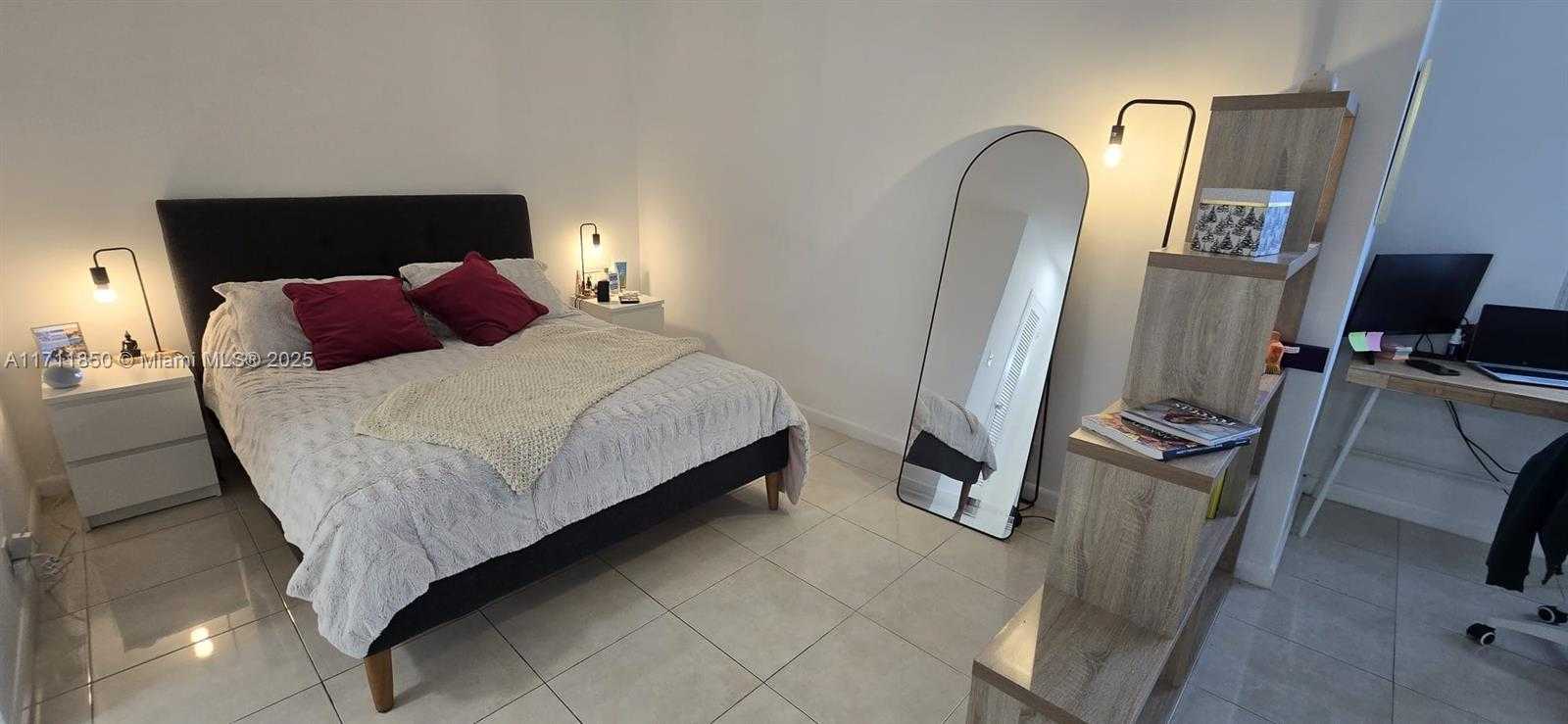 Small Image of 1000 WEST AVE #1204, Miami Beach Number 10