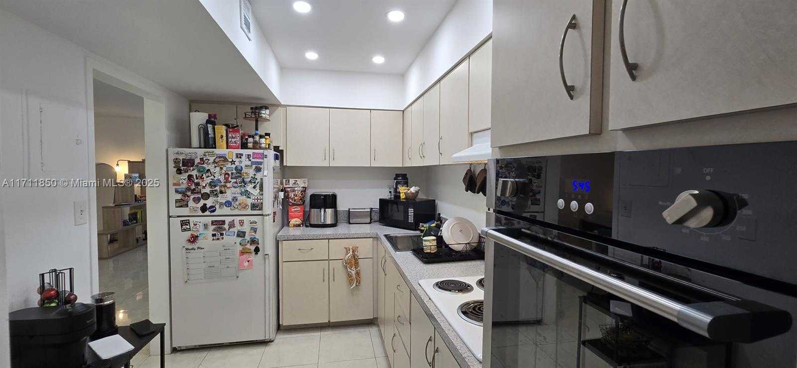 Small Image of 1000 WEST AVE #1204, Miami Beach Number 11