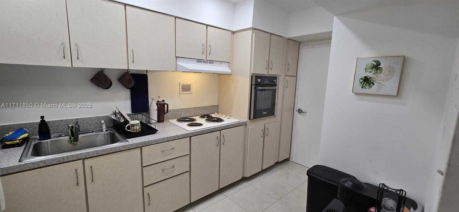 Small Image of 1000 WEST AVE #1204, Miami Beach Number 12
