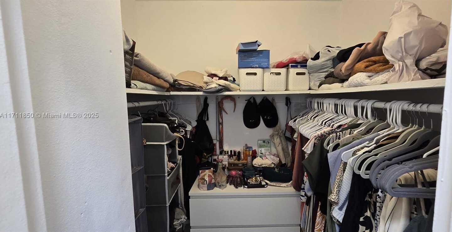 Small Image of 1000 WEST AVE #1204, Miami Beach Number 15