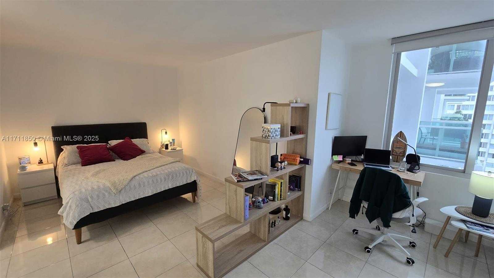 Small Image of 1000 WEST AVE #1204, Miami Beach Number 9