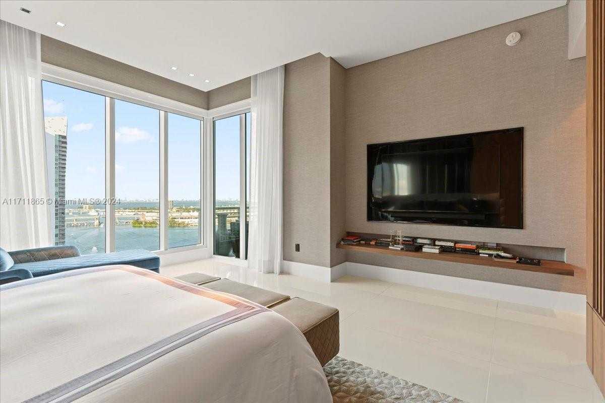 Small Image of 900 BRICKELL KEY BLVD #2303, Miami Number 11