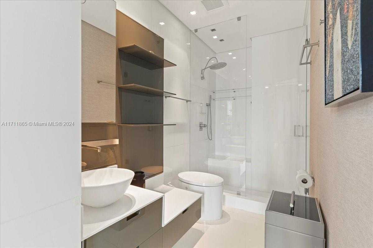 Small Image of 900 BRICKELL KEY BLVD #2303, Miami Number 12
