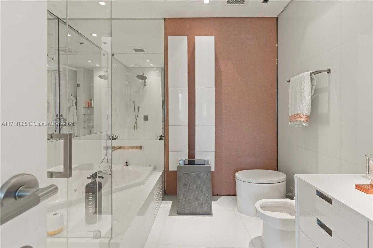 Small Image of 900 BRICKELL KEY BLVD #2303, Miami Number 18