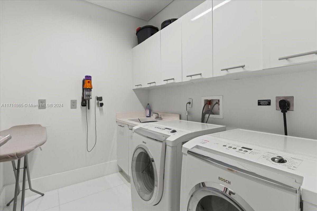 Small Image of 900 BRICKELL KEY BLVD #2303, Miami Number 23