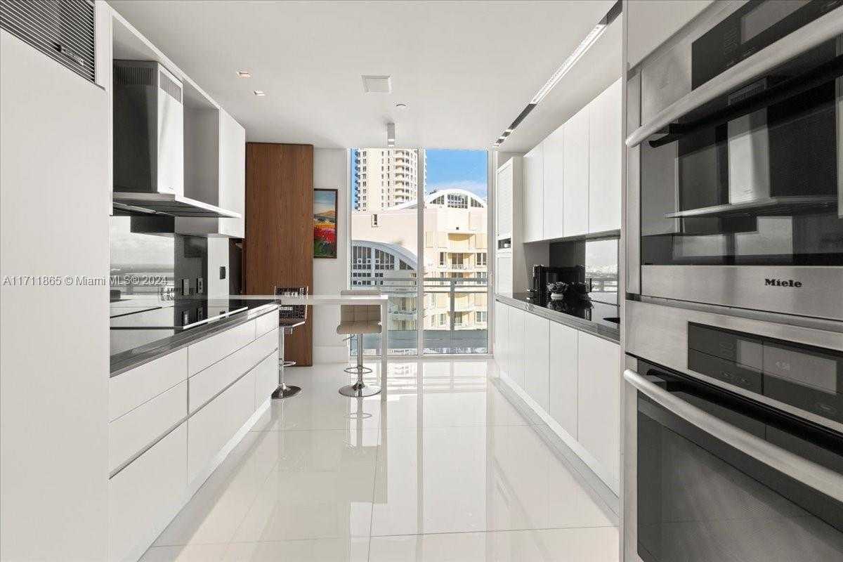 Small Image of 900 BRICKELL KEY BLVD #2303, Miami Number 5
